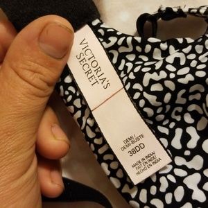 PINK Victoria's Secret Intimates & Sleepwear - Nwot Victoria secret 38DD t shirt bra PINK Victoria's Secret Intimates & Sleepwear - Nwot Victoria secret 38DD t shirt bra